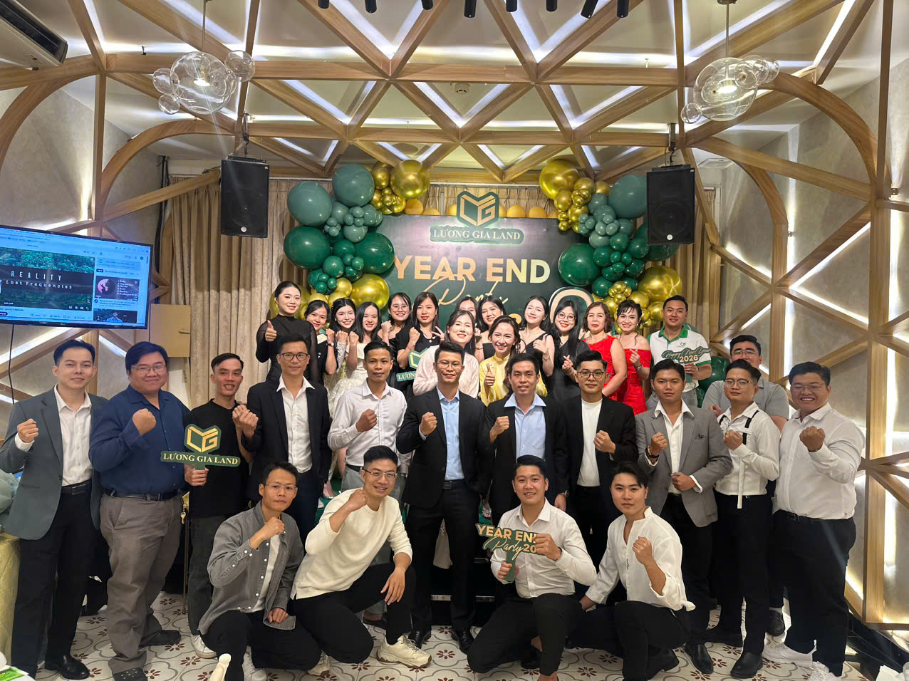 Tuyển Dụng 1 z7391679944983 c83778303ab50280d581c5003e6a261a